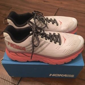 Hoka Clifton 6 Running Shoes Women’s 7 (med width)